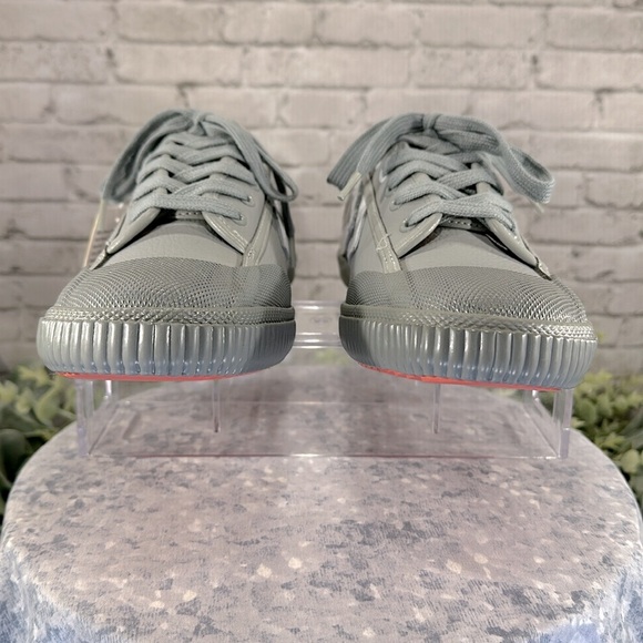 FEIYUE X STAPLE 1920 Grey/White Leather Full Color Pigeon Sneakers Men’s 10🩶NWT - Picture 2 of 13